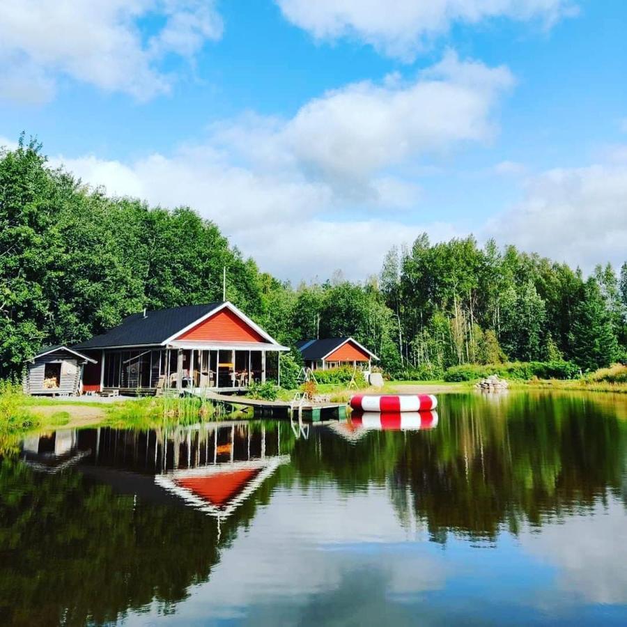 Hannunluhdan Lomamoekit Karijoki Buitenkant foto