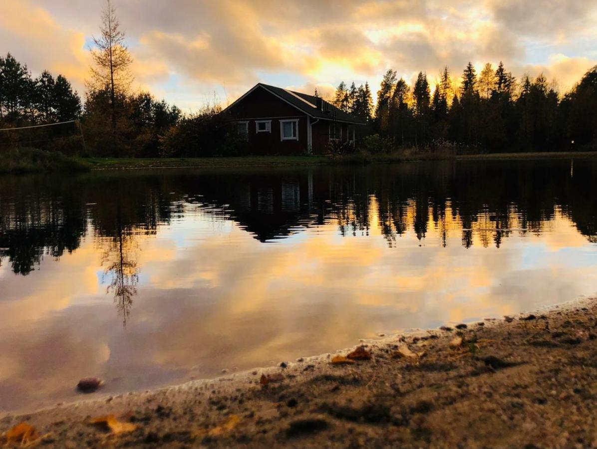 Hannunluhdan Lomamoekit Karijoki Buitenkant foto