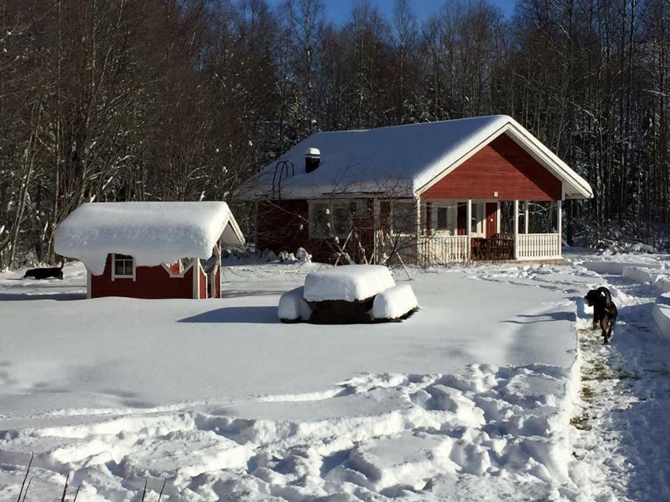 Hannunluhdan Lomamoekit Karijoki Buitenkant foto