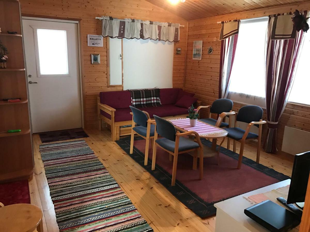Hannunluhdan Lomamoekit Karijoki Buitenkant foto